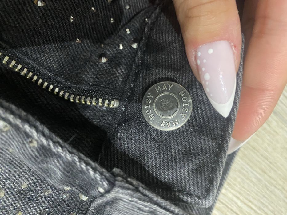 дънки с камъчета