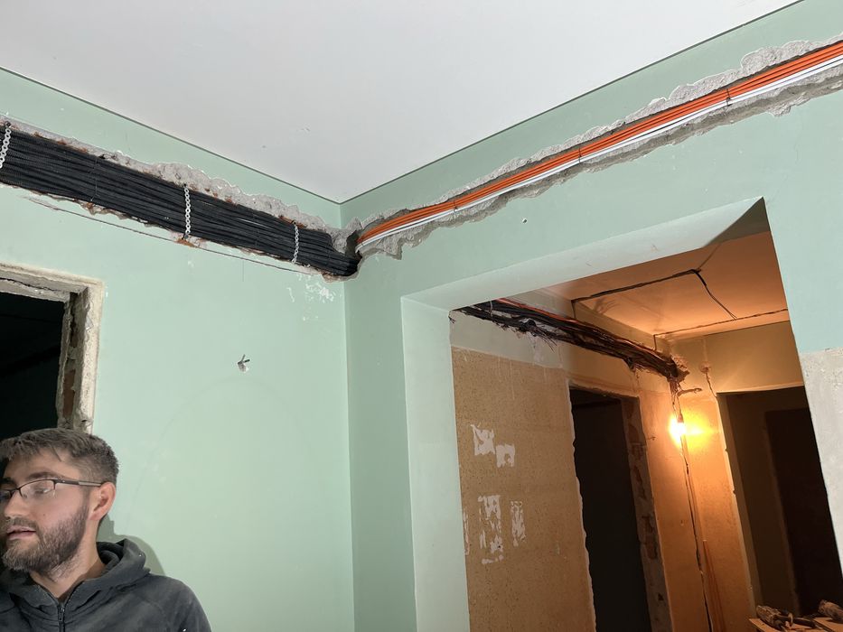 Instalatii sanitare, electrice, amenajari ( gresie, parchet etc)