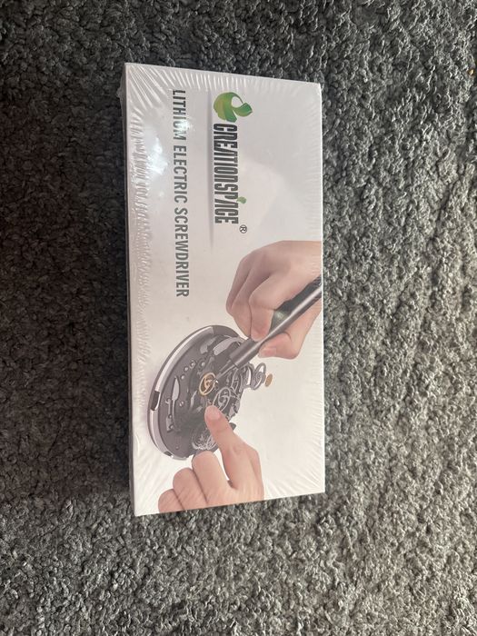 Vand șurubelniță electrică!
