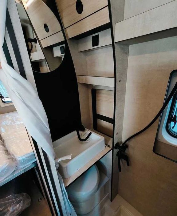 Autorulote Ford Van,165 CP,AUT,4 loc,3 dormit,Posibil factura externa!