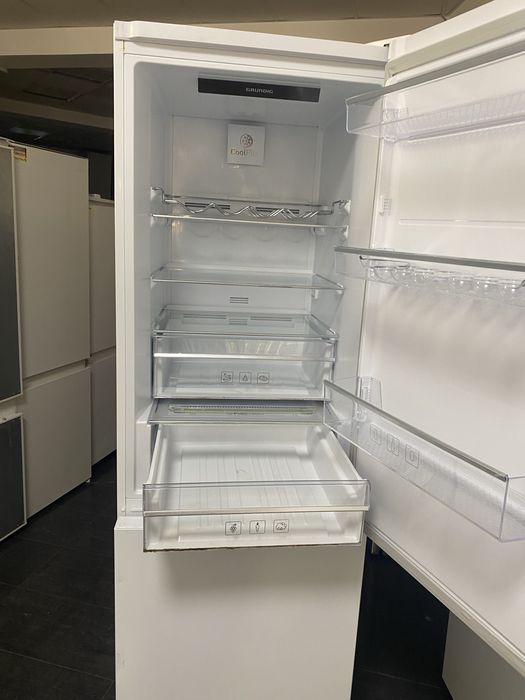 Хладилник с фризер GRUNDIG