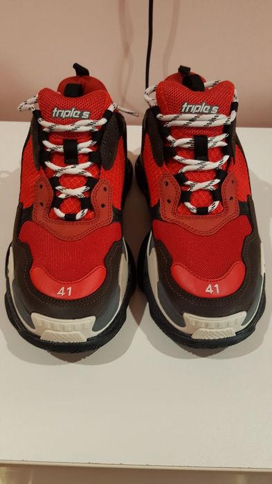 Vând sau schimb Balenciaga triple s 100% originali [autentici]