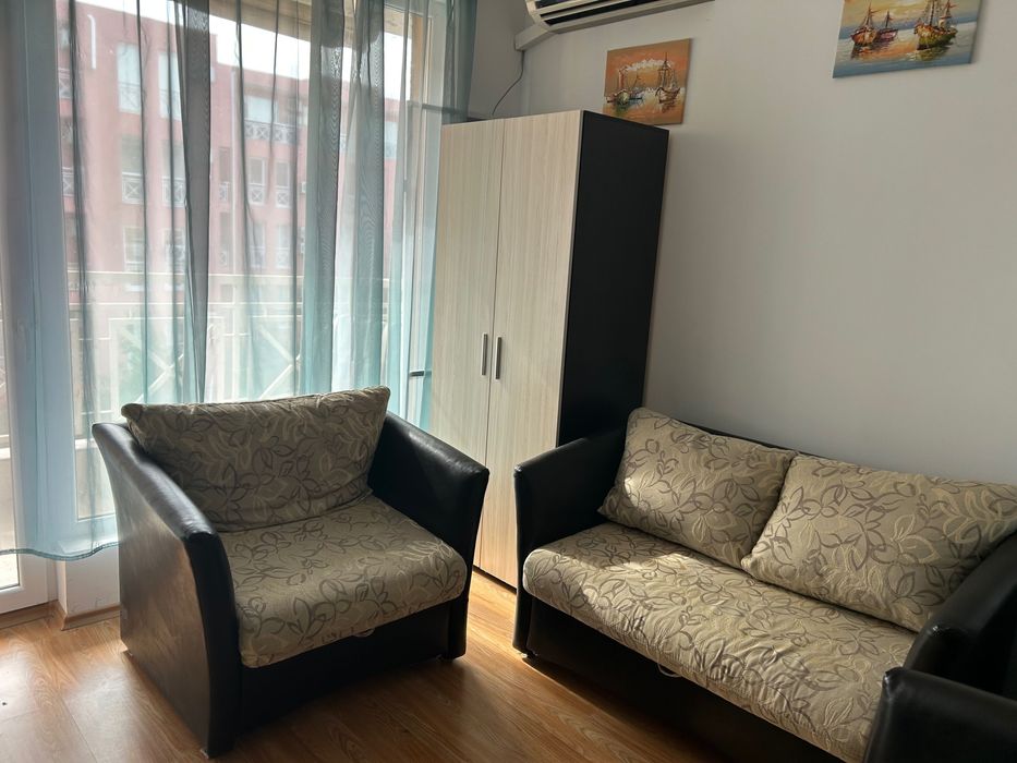 Разтегателен диван и два разтегателни фотьойла