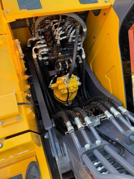 Колёсный экскаватор DAZHOU QNL150F