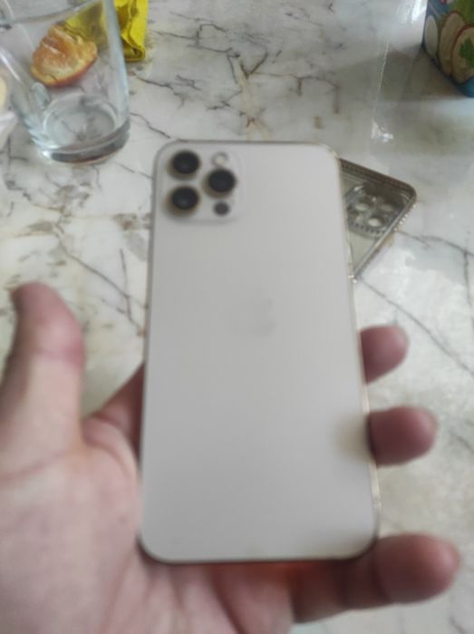 Айфон 12 про золотистый идеал