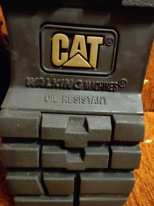 Caterpillar-мъжки боти №45