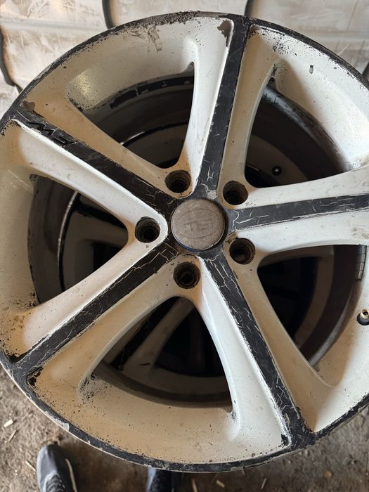 Продам диски на 17 два комлекта