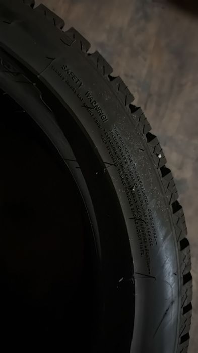 Продаю зимние шины