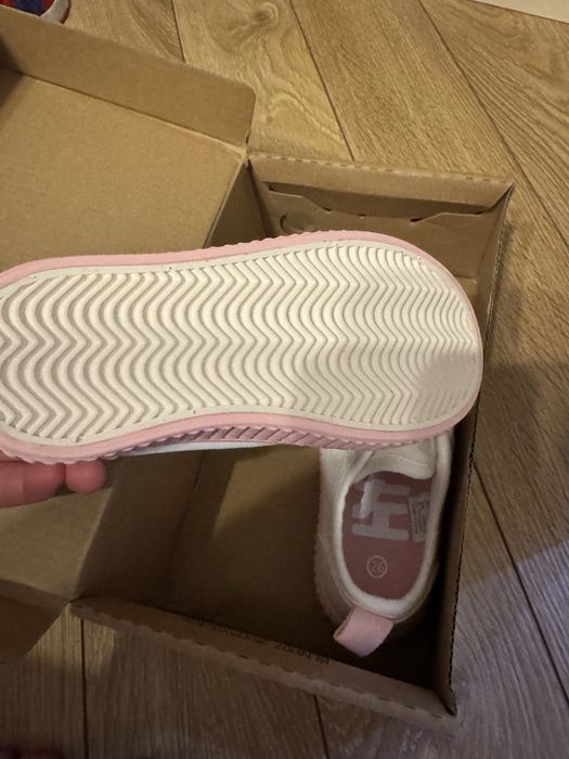 Детская обувь новая