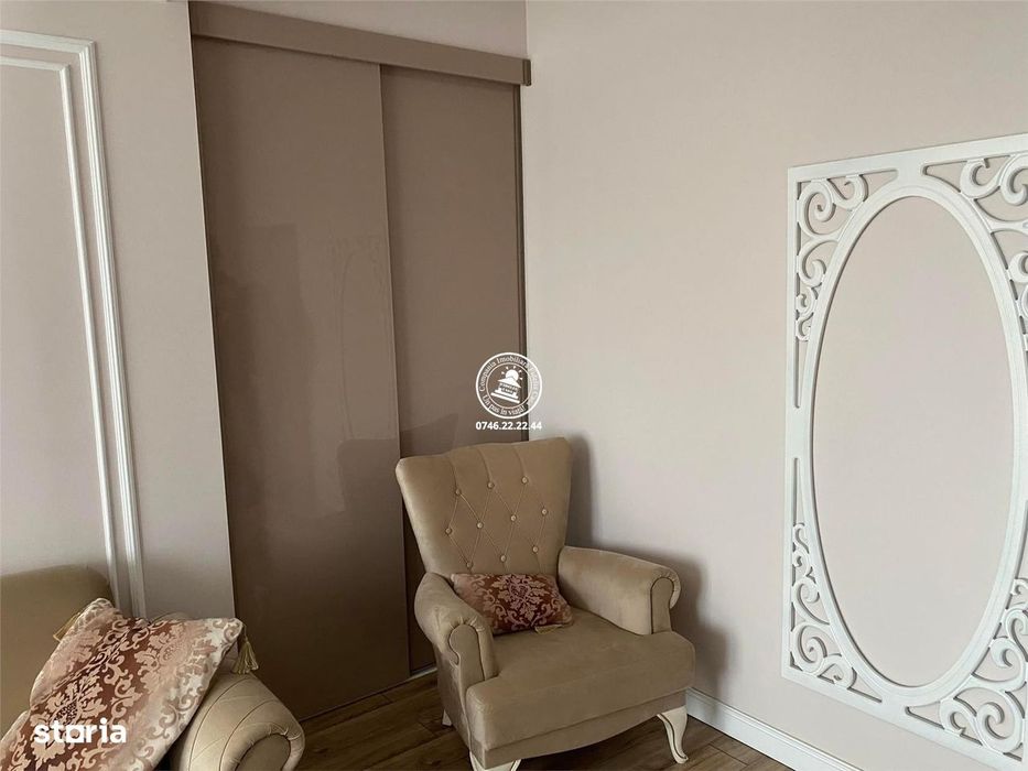 Apartament 3 camere de vanzare, etaj intermediar, 2 locuri de parcare — fotografia 3