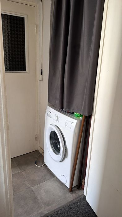 Închiriez apartament cu 2 camere semidecomandate