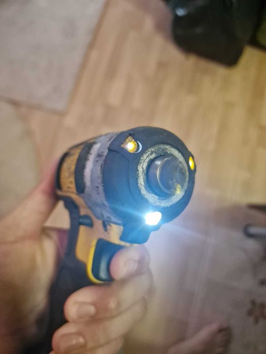 Filetanta impact 1/2 DEWALT DCF880 functionala! acumulat 5ah cap spart