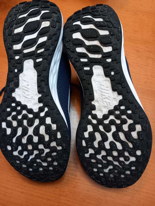 Маркови маратонки NIKE, номер 37,5