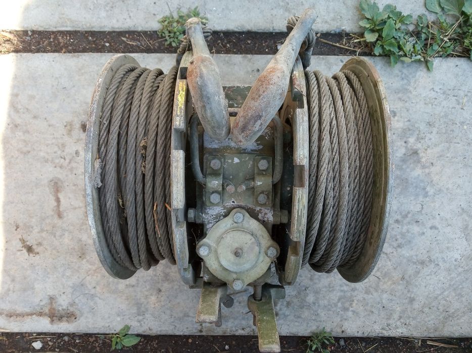 Лебёдка двух-барабанная