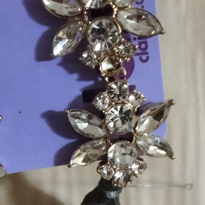 Продам серьги, 1300 за одну пару.