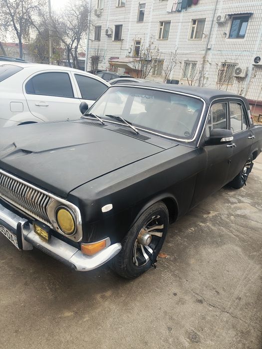 Volga 2401 yili 1983 qora matviy