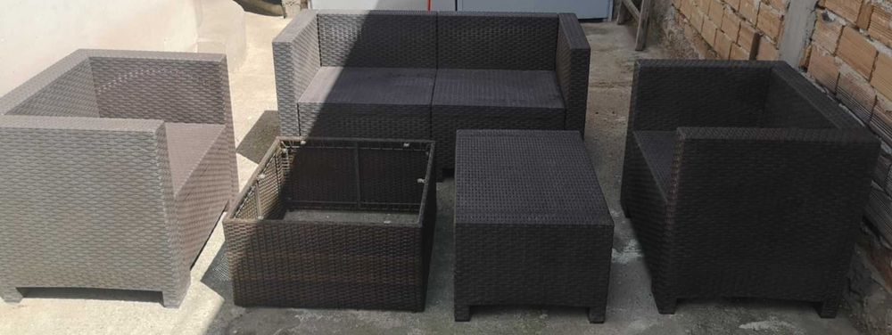 Градински комплект мебели