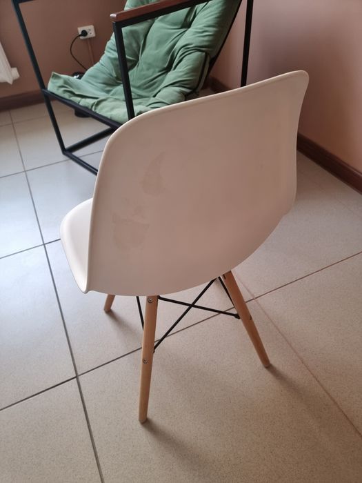 Стулья белые 2 штуки