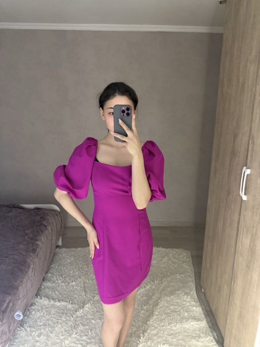 Платье в оттенке фуксии