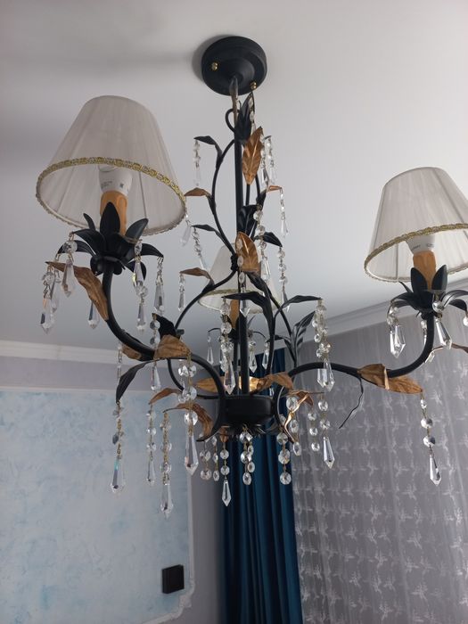 Люстру продам б/у в хорошем состоянии