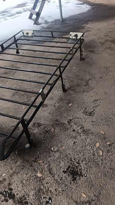 Продам багажник на делику