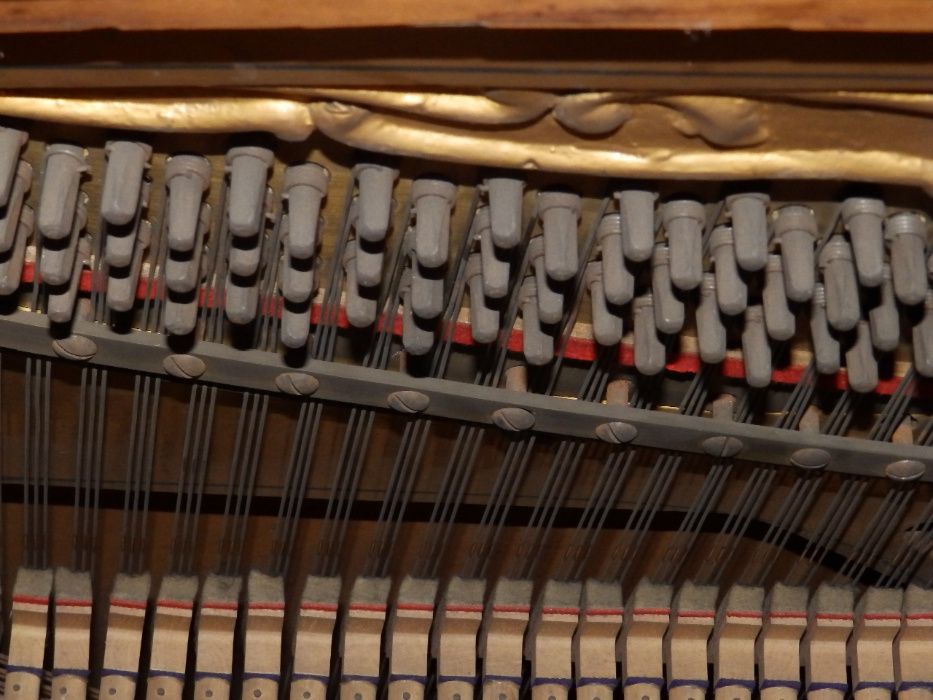 Много старо и запазено пиано C.H.BORNKESSEL