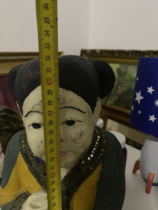 Papusa veche asiatica