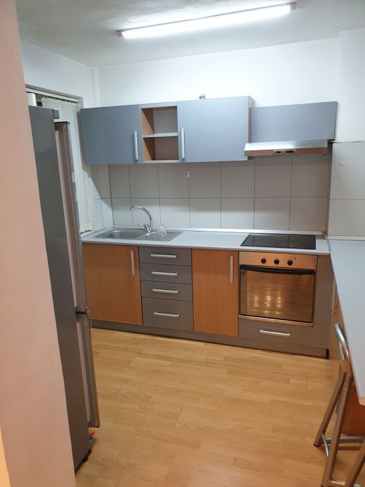Inchiriez ap 4 cam ferentzi.k 37/19  400€