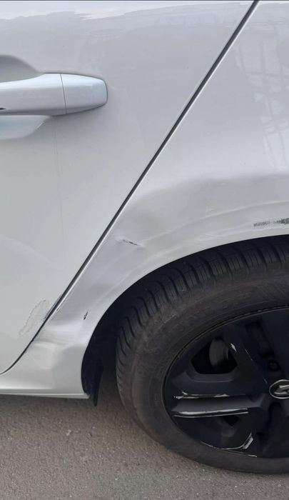 îndreptare îndoituri auto fără vopsire - Tinichigerie cu ventuze - PDR Târgoviște