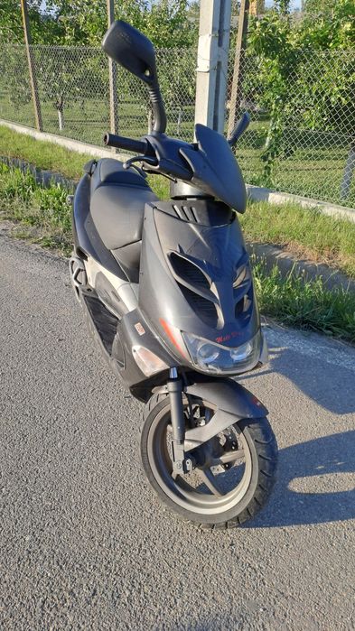 Scuter aprilia sr 50