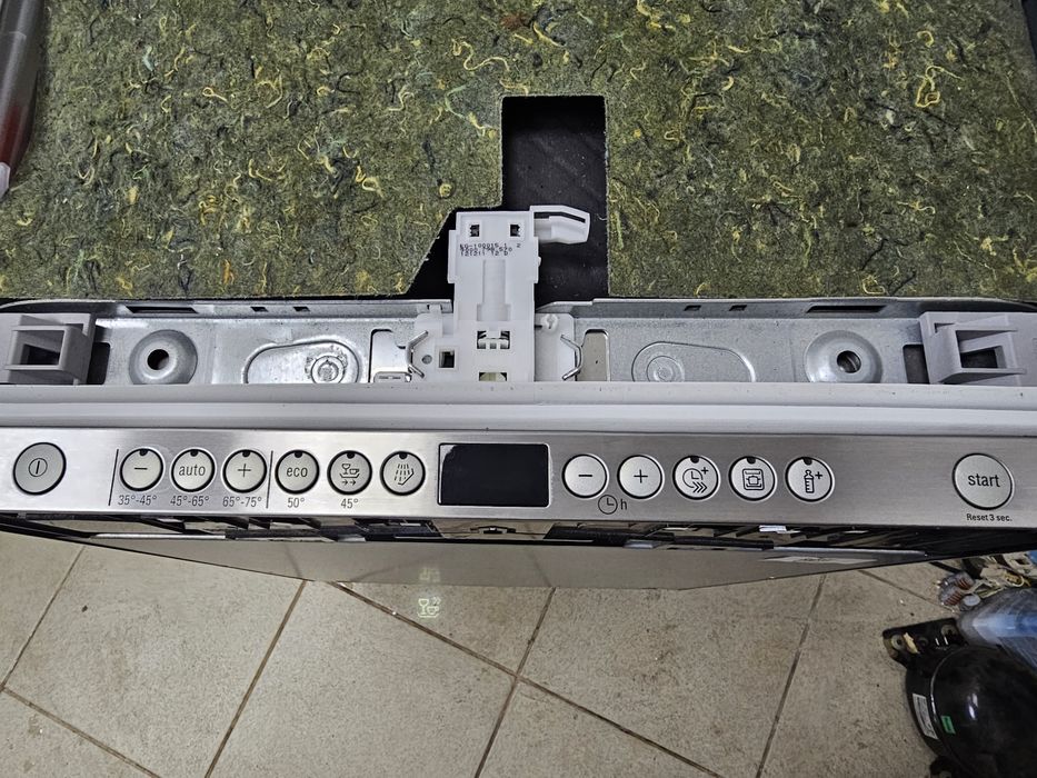 Съдомиялна за пълно вграждане SIEMENS SR66T092EU A+++