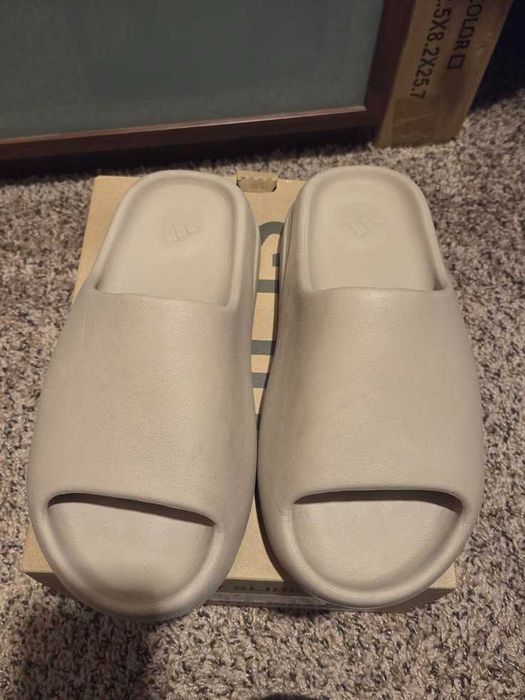 yeezy slides чехли 42 43 44 черени и бежови
