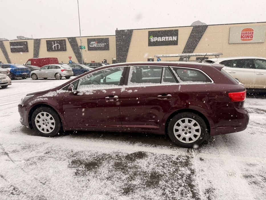 Toyota Avensis 2012 2.0 diesel manual