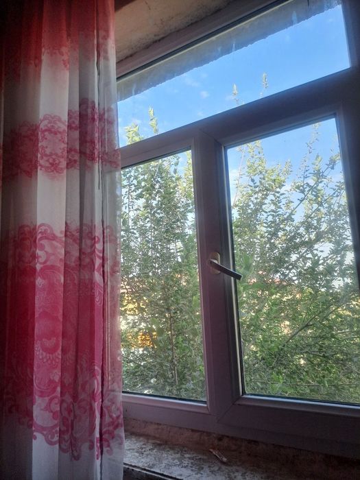 Дом сотилади янгиюль туман Гулбахор шахарчастда 4 хонали уй пишган гиш