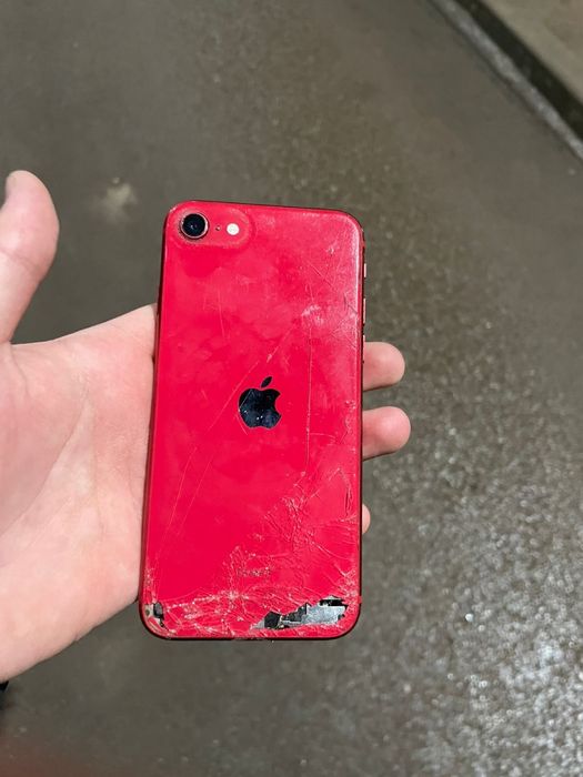 iPhone se 2020 года