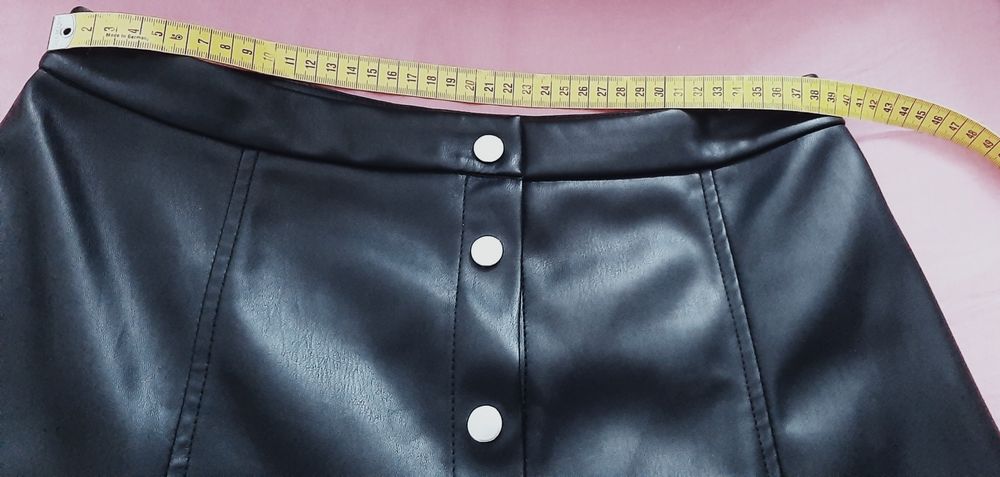 Кожена пола, размер 40