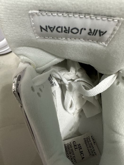 Vand  Air Jordan 4 piele