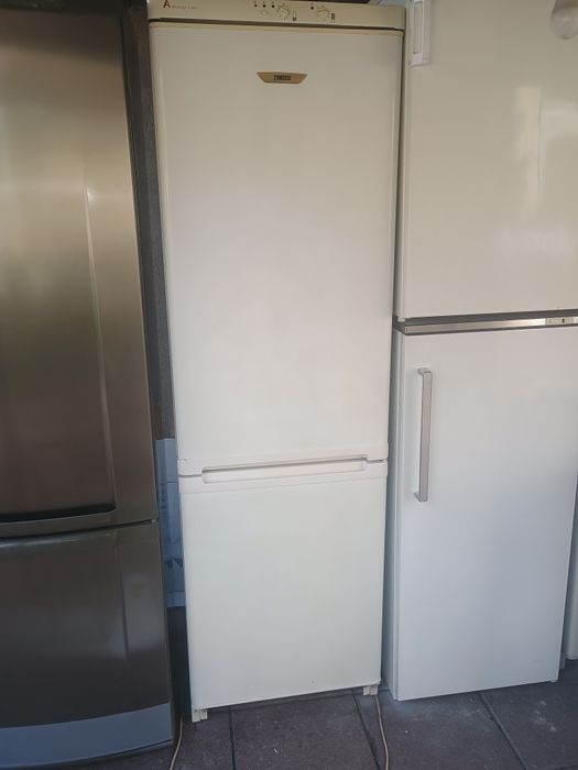 Frigider tip combină frigorifică înaltă Artic 271143W