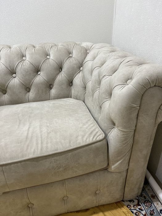 Продам срочно диван красивый