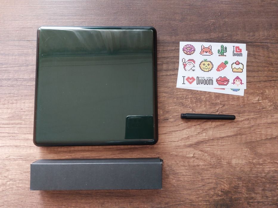 Divoom Pixoo-Max 32x32 Pixel Art дисплей / рекламен дисплей