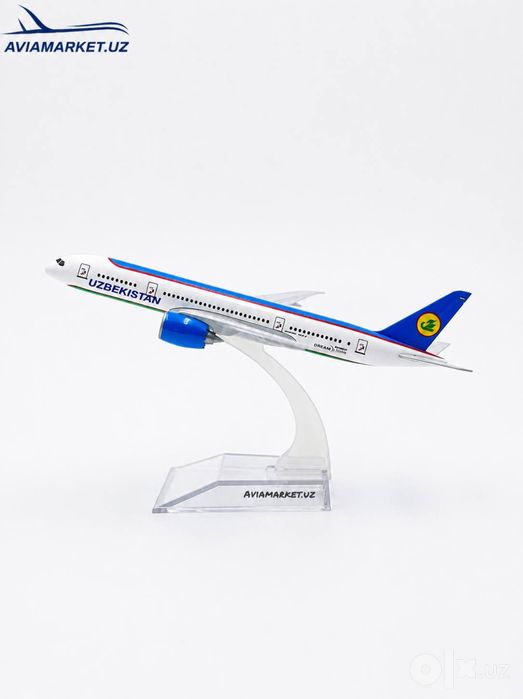 Самолет Boeing 787 Dream Liner Uzbekistan Airways ( отличный подарок)