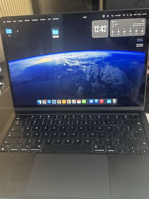 Laptop Apple MacBook Air 13-inch cu procesor Apple M2 8 nuclee CPU si 8 nuclee GPU 8 GB256GB Midnight