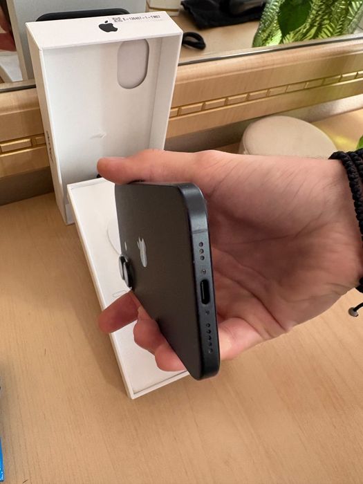 iPhone 16 128 GB Black impecabil