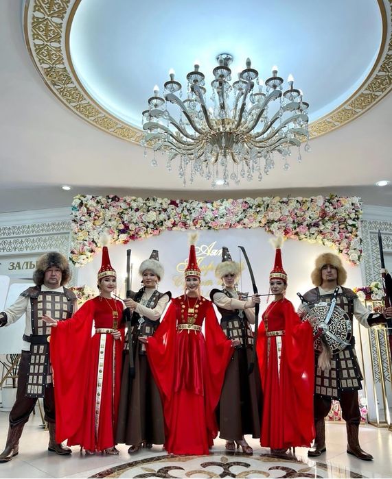 Батыры, Томирис, Лучницы, хостес