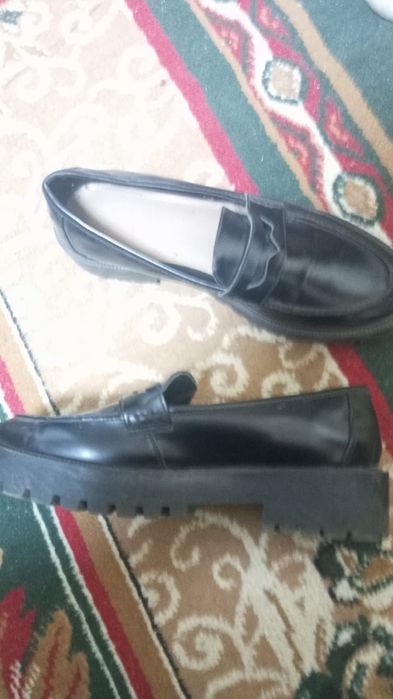 Продам Лоферы черные