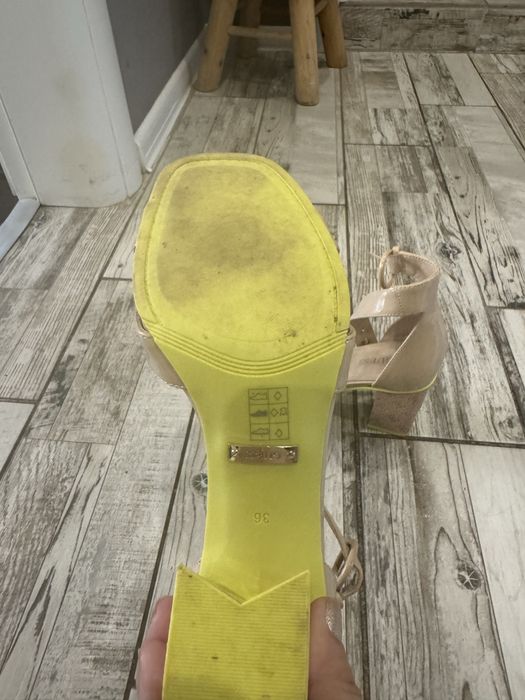 Оригинални Сандали Guess