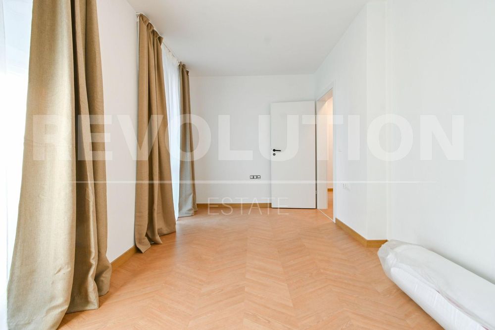Продава се Тристаен апартамент в София, Овча купел - 121 кв.м за 1536 €/кв.м - Снимка #9