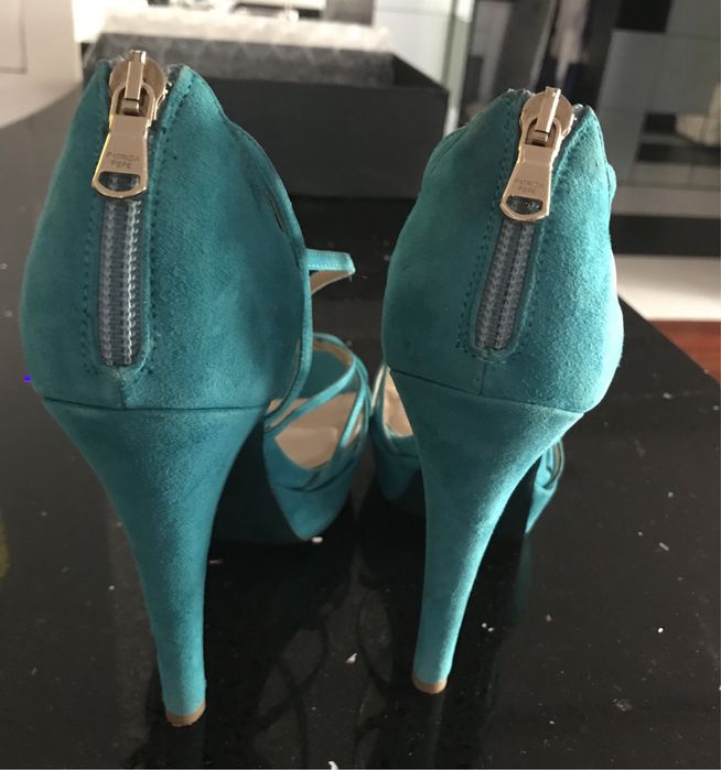 Оригинални сандали на ток Patrizia Pepe и Versace ест. кожа