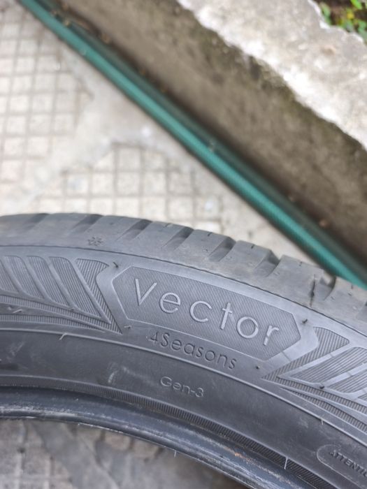 Всесезонни гуми Goodyear Vector 4 Seasons 205/55/17