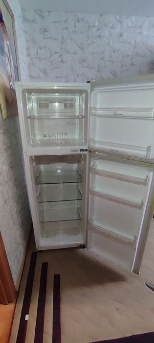 Продам холодильник . DAEWOO .No frost